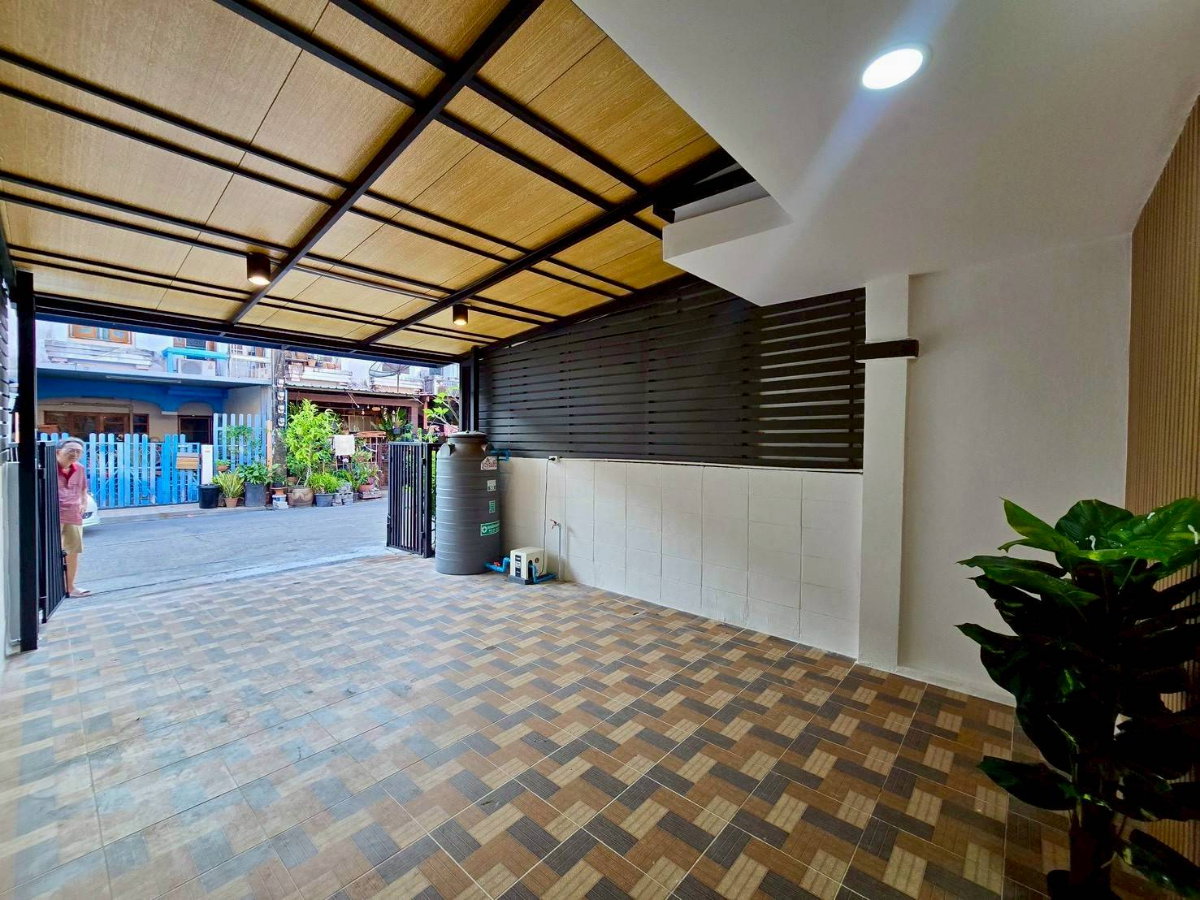 รูป ทาวน์เฮ้าส์ รีโนเวทใหม่ ทำเลดี หมู่บ้านพนาสนธิ์ 1 ถ.เลียบคลองสอง4  คลองสามวา เฟอร์นิเจอร์สวยพร้อมอยูู่ - รูปที่ 3/20