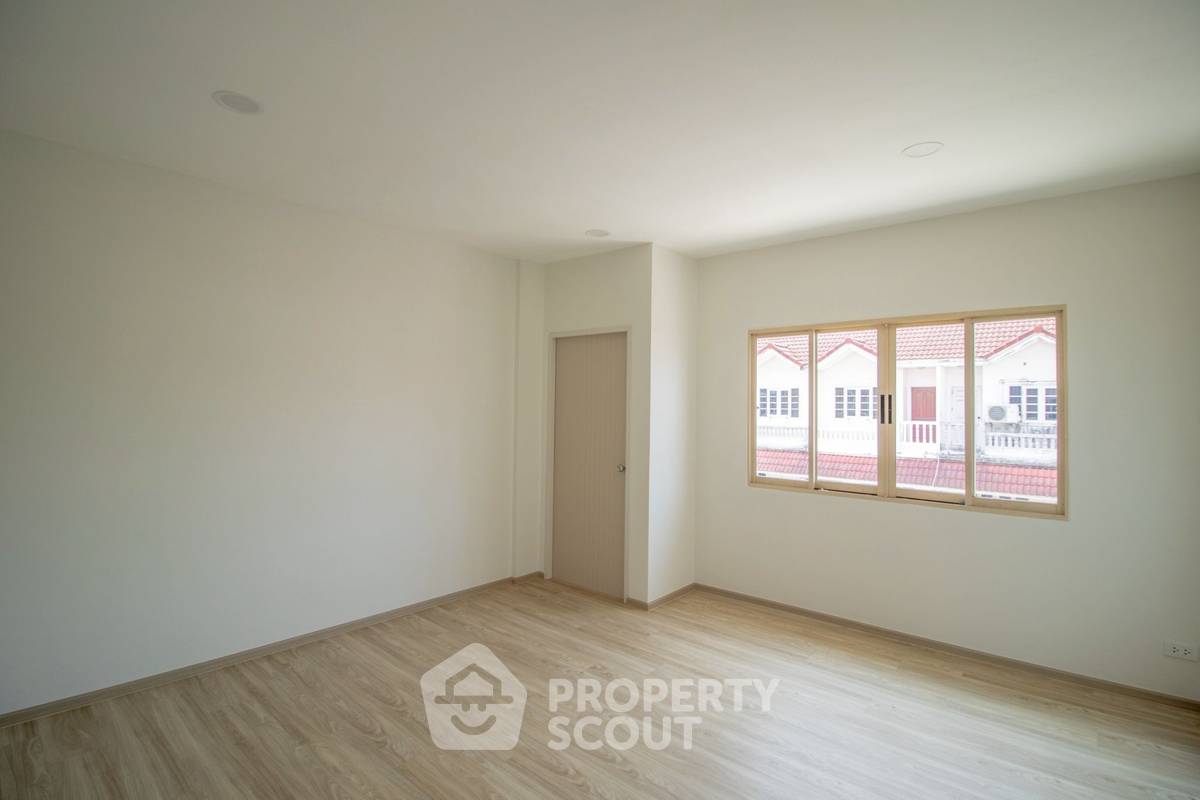 รูป ทาวน์เฮ้าส์ 3-ห้องนอน ที่ หมู่บ้านสินทวีโครงการ 8 พระราม 2 ใน จอมทอง (ID 2799479) - รูปที่ 20/26