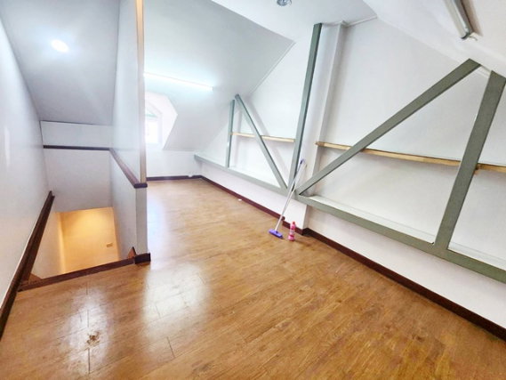 รูป MRTวัดมังกร750ม. 242 ตร.ม. MRTสามยอด650ม. และถนนทรงวาด 2นอน 2น้ำ ทำเลเยาวราช 29 ตร.ว. อาคารพาณิชย์ 2.5 ชั้น - รูปที่ 3/8