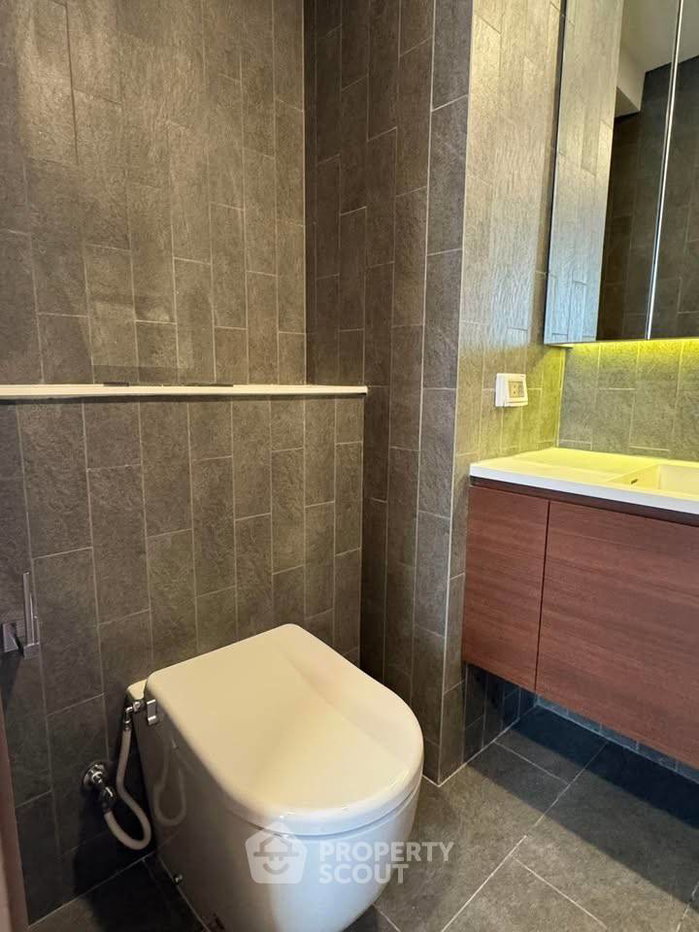 picture 2-BR Condo at Landmark @MRTA Station in Bang Kapi (ID 2073891) - 15/15