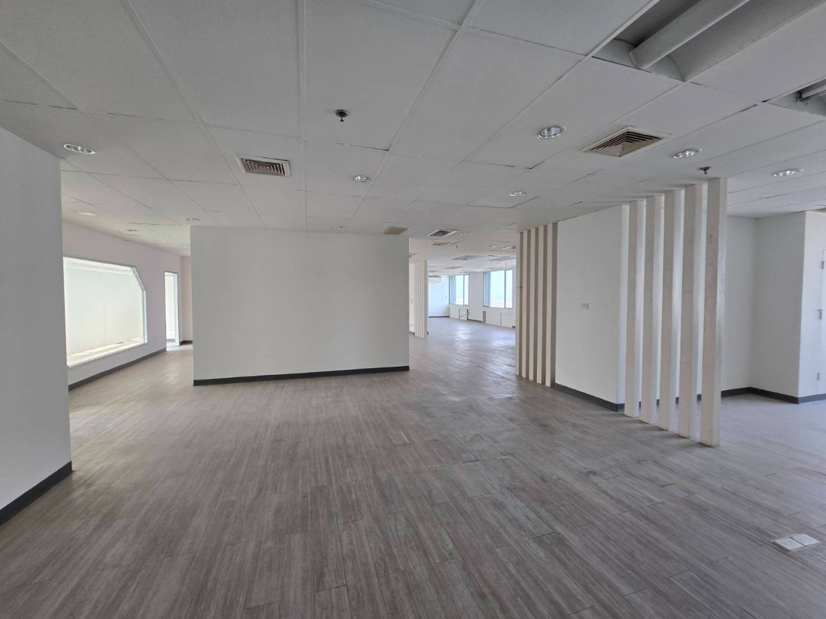 picture WS7106 🏢🔥 Large office space for rent at Forum Tower, Ratchada 🔥🏢 Near MRT, convenient transportation. Only 286,000 THB/month. - 2/11