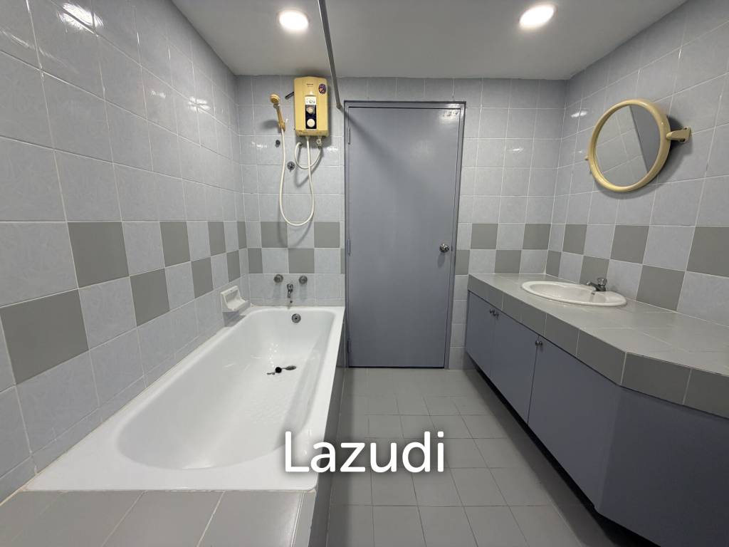 picture Newly Renovated 2-Bedroom Grandview Jomtien - 16/25