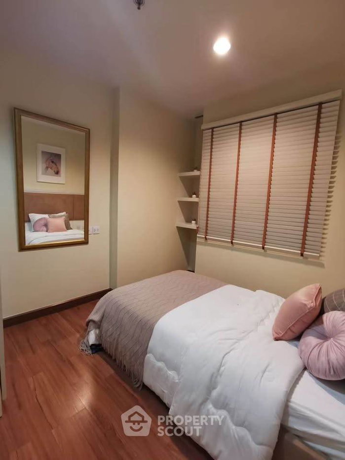 picture 2-BR Condo at The Crest Phahonyothin 11 near BTS Ari (ID 2801491) - 3/9