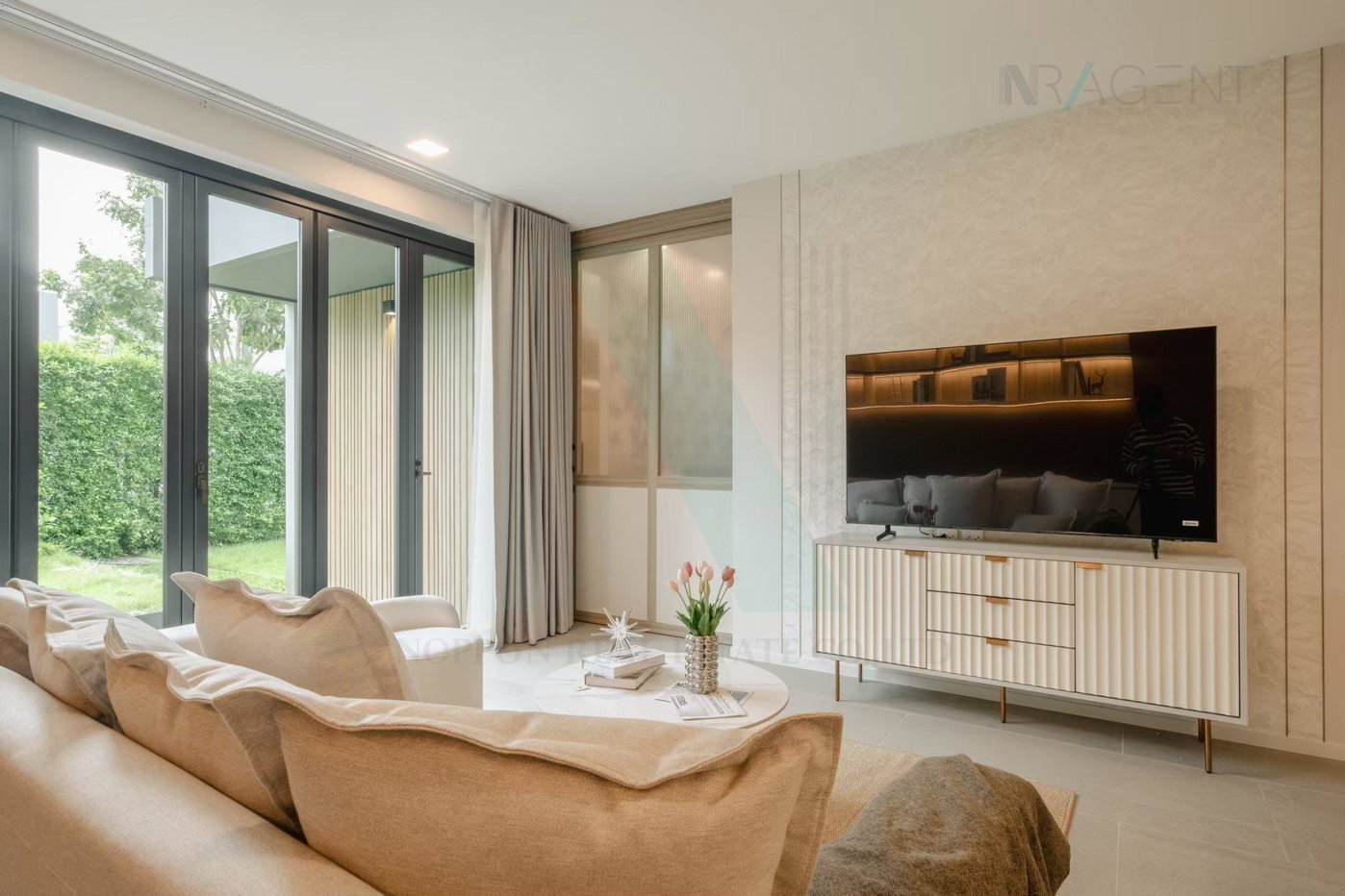 รูป 📌 ขายบ้านเดี่ยว โครงการ วีเว่ กรุงเทพกรีฑา 3 ชั้น 4 ห้องนอน 5 ห้องน้ำ - รูปที่ 2/8