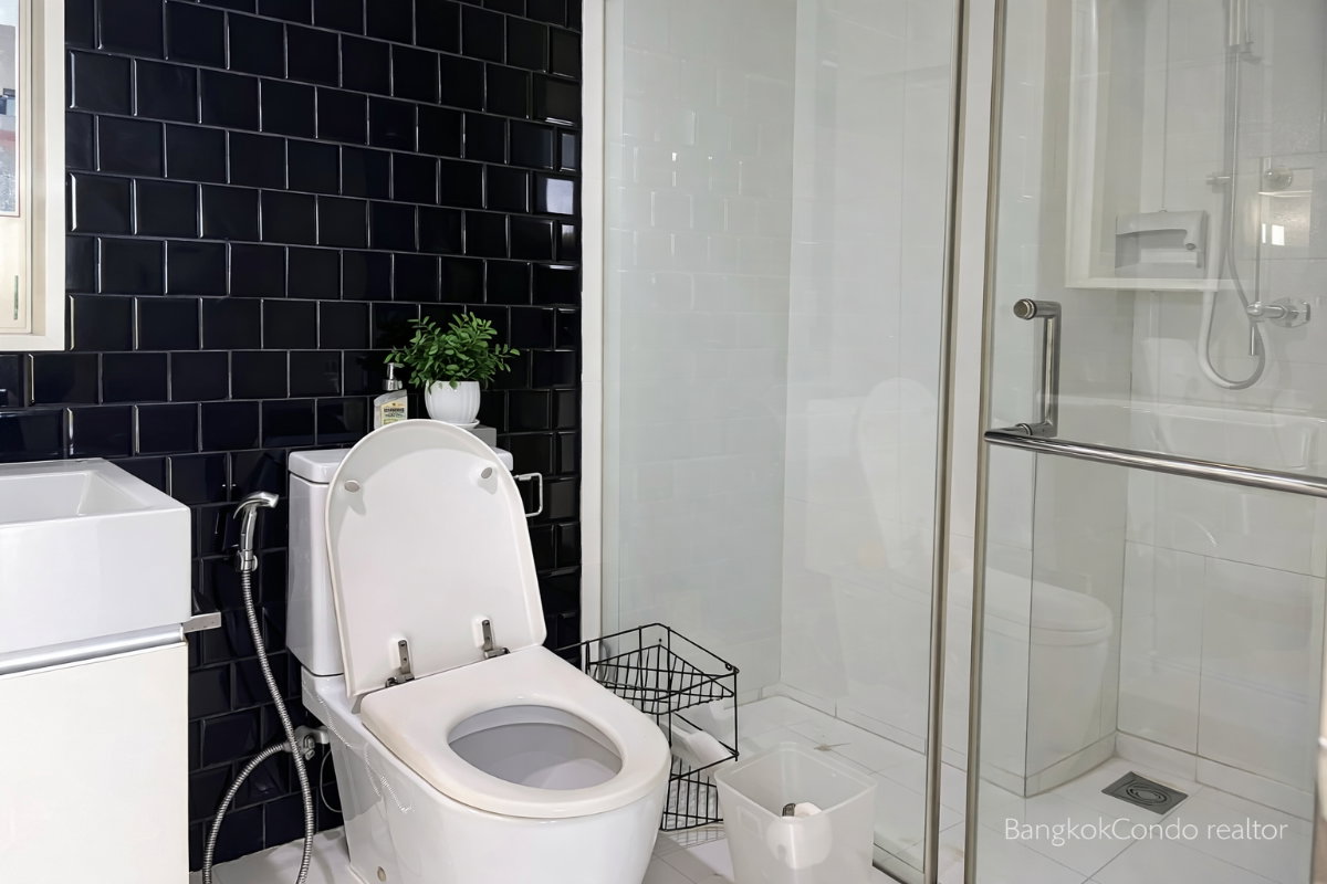 picture 🚆 Prime Condo Location For Rent 📍The Room Sukhumvit 64  🌹 (Line: @rent2022) | Near BTS Bang Chak  ✨ Ready to move in! ✨ 📌 Ref Code: A05473 - 10/13