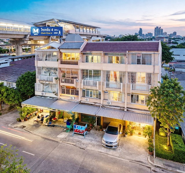 รูป อาคารพาณิชย์ 3.5 ชั้น 3นอน 3น้ำ ตลาดสะพานสอง 16ตร.ว. 200ตร.ม. ใกล้MRTโชคชัย4 260 ม. - รูปที่ 1/8
