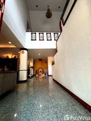 Houses for sale Bangkok : 5 BR 5 Bath Luxuriously furnished, Small Office Setup 1st Fl 6156240