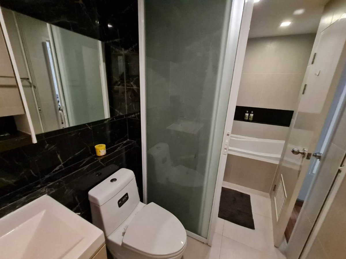 picture Tree Condo Ekamai for rent 1 bedroom with bathtub - 7/15