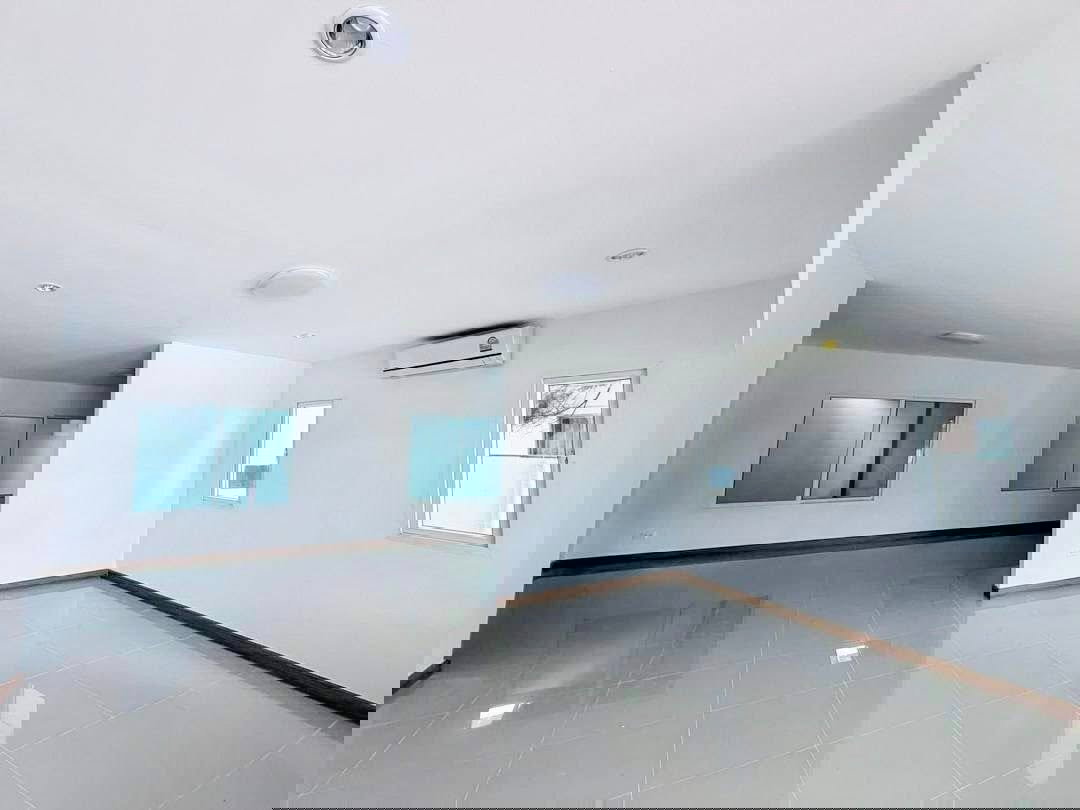 รูป ขายบ้านแฝด รีโนเวทใหม่ ม.แมกโนลีย์ สวนเสือ ศรีราชา - รูปที่ 2/11