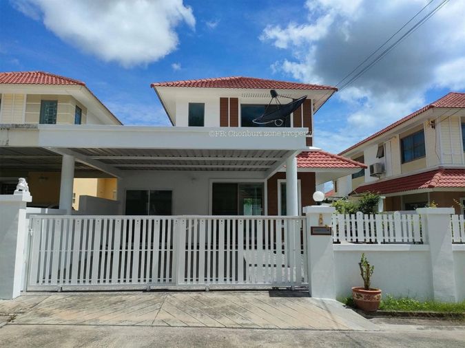 ให้เช่าบ้านแฝด 4 ห้องนอน 2 ห้องครัว ม.เฮ้าส์ออฟคานารี สวนเสือ ศรีราชา