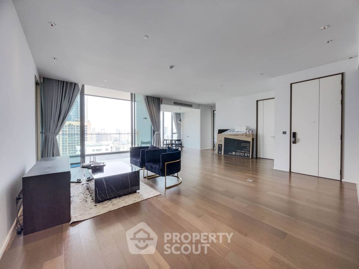 picture 3-BR Condo at KRAAM Sukhumvit 26 near BTS Phrom Phong (ID 1864907) - 3/30