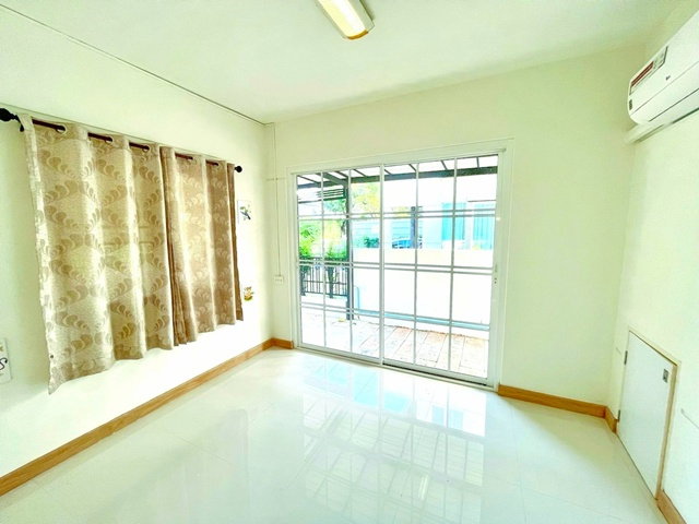 รูป บ้านเดี่ยว 2ชั้น 4 นอน 2 น้ำ เจริญพัฒนา พระยาสุเรนทร์ 30 ใกล้ BTSบางชัน 800 ม. ถ.รามอินทรา109-117 50 ตร.ว. 200 ตร.ม.ไม่ชนใคร แฟชั่น 2.5กม. - รูปที่ 4/8