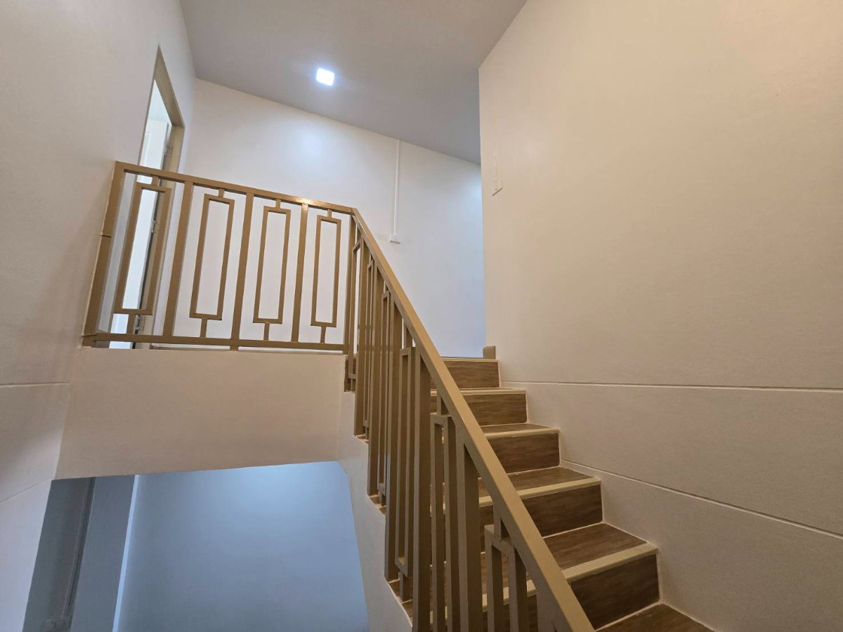 รูป ทาวน์เฮ้าส์ 2 ชั้น รีโนเวทใหม่ หมู่บ้านพีรวัส ซอยเพิ่มสิน 56 ตรงข้ามสวนน้ำสายไหม ถนนเมน ทำเลดี เดินทางสะดวก - รูปที่ 19/32