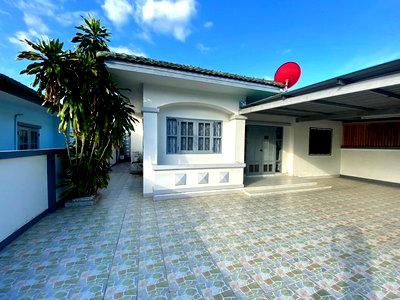 เช่าบ้านเดี่ยว ม.เกษตรศาสตร์ ศรีราชา : ให้เช่าบ้านเดี่ยว ม.คลาสสิคโฮม ไร่กล้วย ศรีราชา ทำเลดีติดถนน