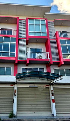 เช่าอาคารพาณิชย์ นิคมทีเอฟดี : ให้เช่าอาคารพาณิชย์ 3 ชั้นครึ่ง ติดถนนมอเวย์ ศรีราชา