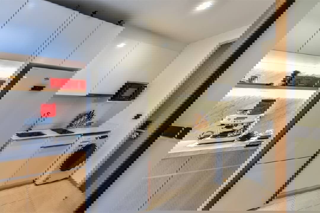 picture Selling Below Appraisal Price! Ashton Silom 1Bedroom - 2/15