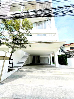 Townhouses for rent Chatuchak : WS7117 ✨ Luxurious 4-story home office in Ladprao 35 with private elevator! ✨ Company registration possible. Only 150,000 baht/month.