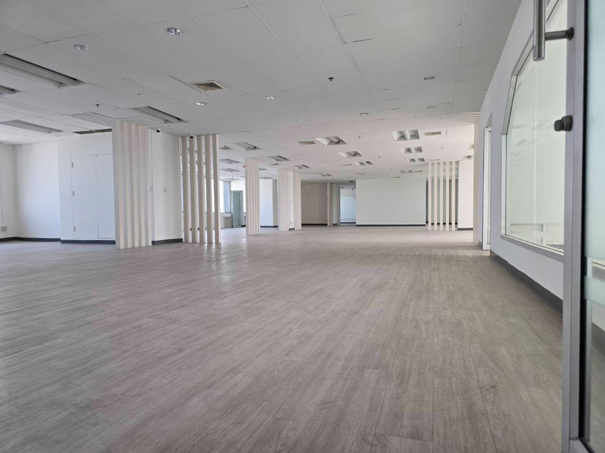 picture WS7106 🏢🔥 Large office space for rent at Forum Tower, Ratchada 🔥🏢 Near MRT, convenient transportation. Only 286,000 THB/month. - 9/11