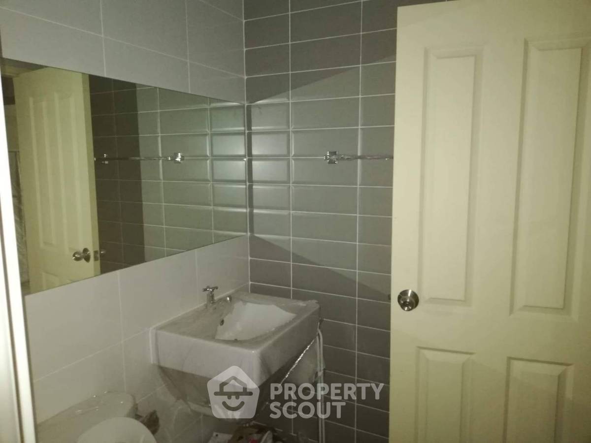 picture 1-BR Condo at Aspire Rama 9 near MRT Phra Ram 9 (ID 2801550) - 5/9