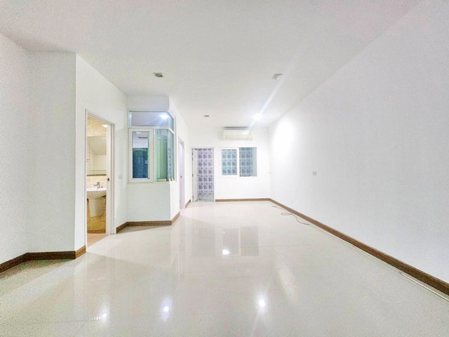 รูป Home Office 3ชั้น โฮมออฟฟิศ 5นอน 250ตร.ม.กฟผ พระราม7 จรัญสนิทวงศ์ บางกรวย เซนทรัลปิ่นเกล้า 2.62 กม. 4น้ำ 22ตร.ว. - รูปที่ 4/8