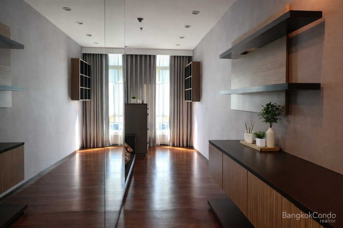 picture 🚆 Prime Condo Location For Rent 📌 The Height Condominium (Line: @rent2022) | Near BTS Thonglor ✨ Ready to move in! ✨ 📌 Ref Code: A07971 - 4/12