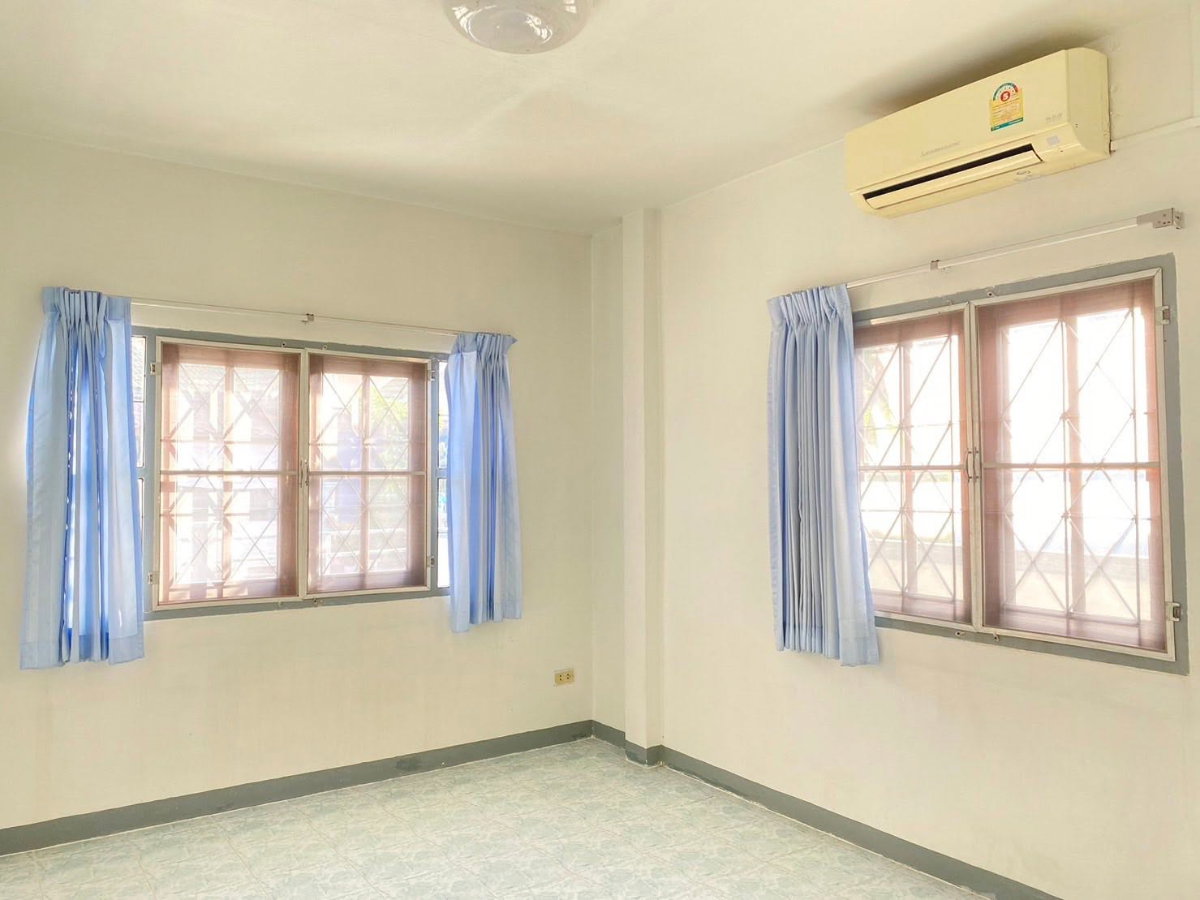 รูป ให้เช่าบ้านเดี่ยว ม.คลาสสิคโฮม ไร่กล้วย ศรีราชา ทำเลดีติดถนน - รูปที่ 5/13