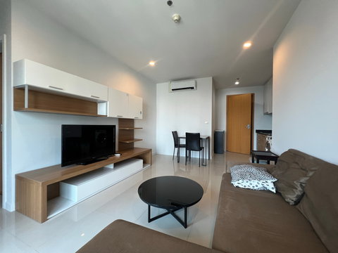 Urgent For Rent Ready To move in Condo Circle Phetchaburi MRT Phetchaburi 