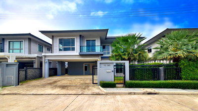 ขายบ้านเดี่ยว : [ฟังก์ชันครบไม่เคยเข้าอยู่] บ้านเดี่ยว The Palm ถนนหอการค้าไทยตัดใหม่ 4 นอน 4 น้ำ 3 จอดรถ  