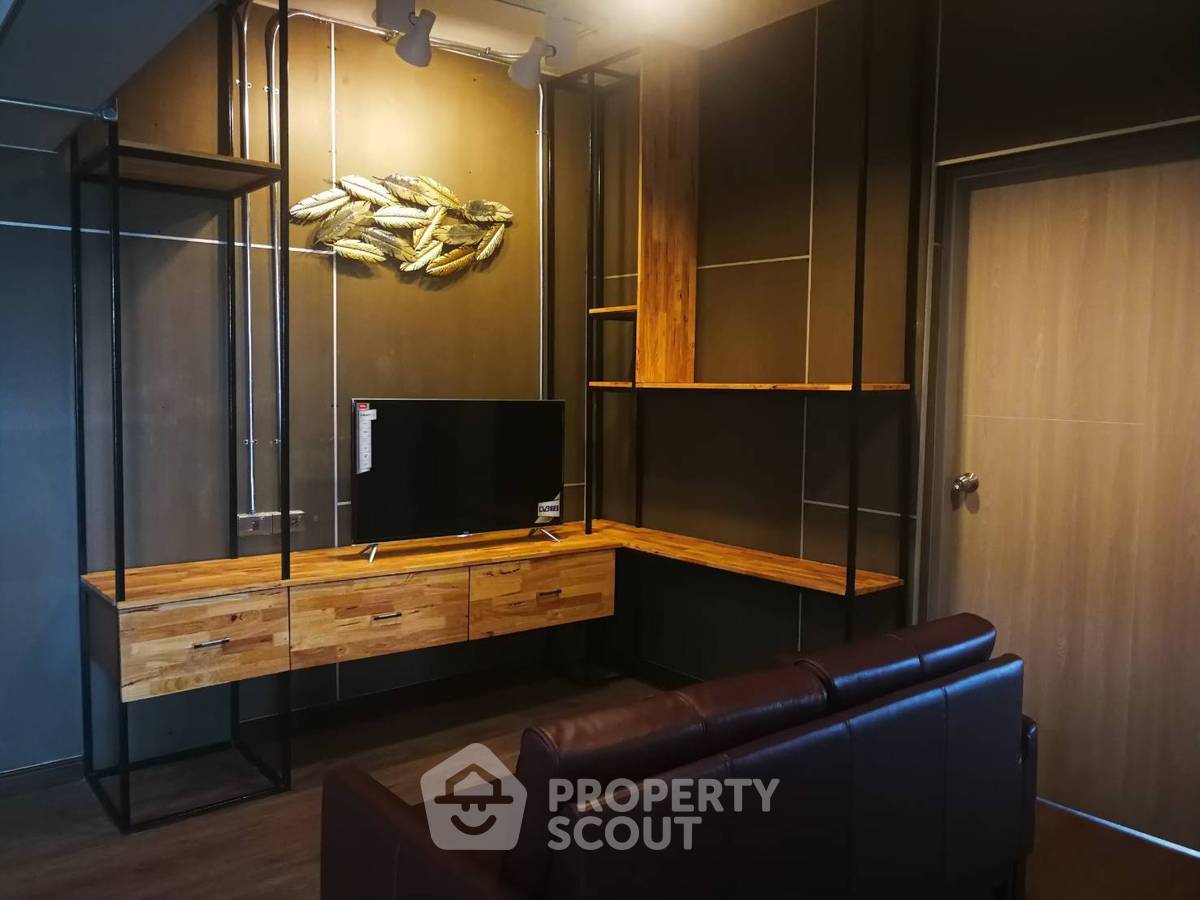 picture 3-BR Condo at Pathumwan Place Condominium near BTS National Stadium (ID 2802177) - 4/16