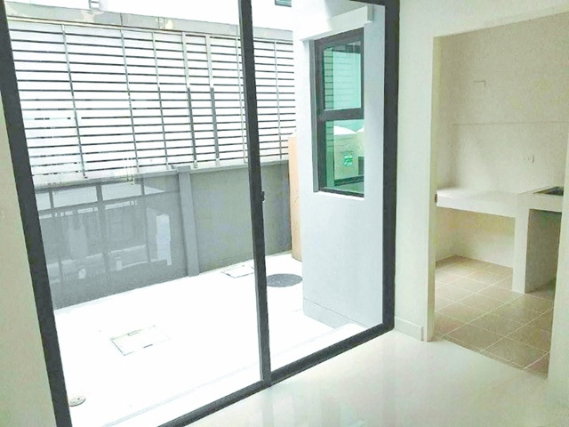 รูป ถ.สุขสวัสดิ์31-37 ทาวน์โฮม 3ชั้น 3นอน 3น้ำ ตลาดพระประแดงอาเขต ห้างบิ๊กซี สุขสวัสดิ์ 400 ม. ใกล้แยกพระประแดง 400 ม. 22 ตร.ว. 260 ตร.ม. - รูปที่ 5/8