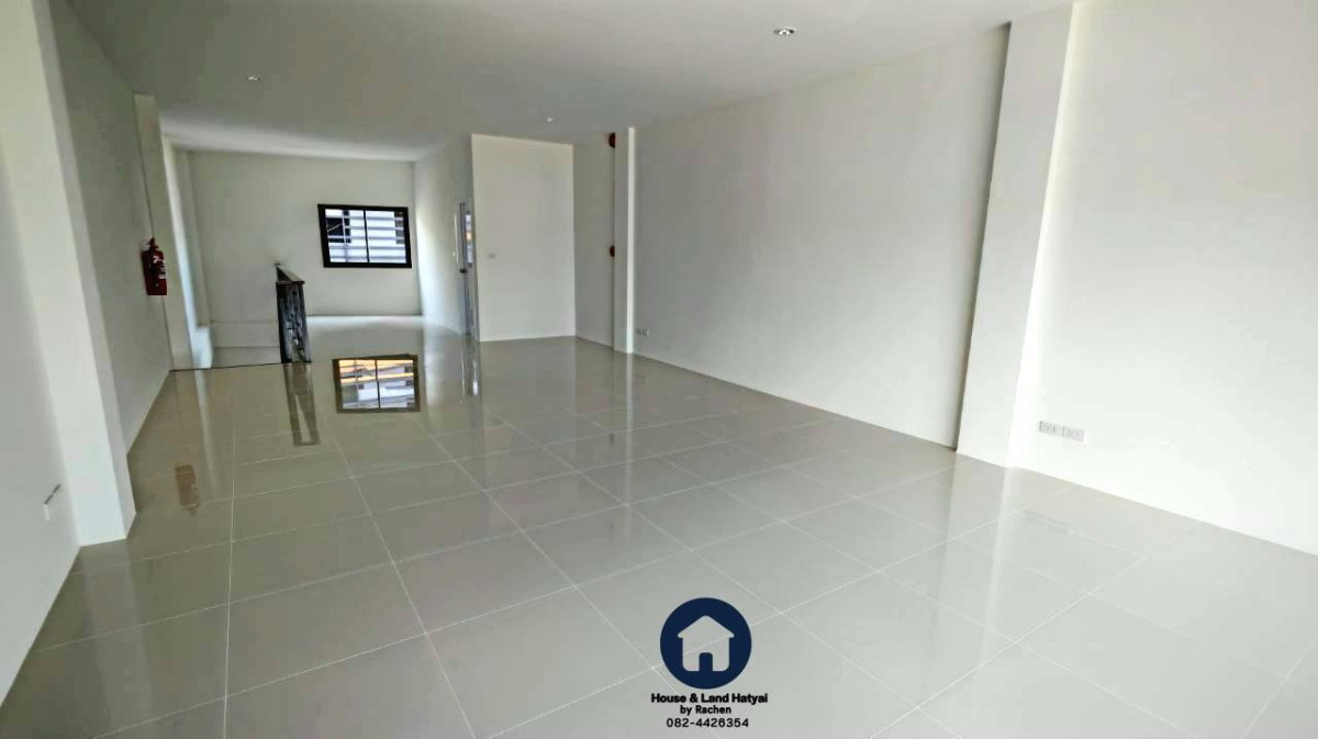 รูป ขาย ทาวน์โฮม 3 ชั้น ใจกลางเมืองหาดใหญ่ เนื้อที่ 26.3 ตร.วา เหมาะทำ home Office, คาเฟ่ ขาย 12.9 ล้านบาท - รูปที่ 11/26