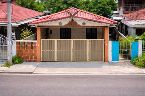 บ้านทรงไทย 2 นอน บรมราชชนนี64-70 ศาลาธรรมสพน์ สาย3 บ้านแฝด 2 ชั้น 2 น้ำ ใกล้รร.วัดใหม่ผดุงเขต 25 ตร.ว.ทำเลทวีวัฒนา