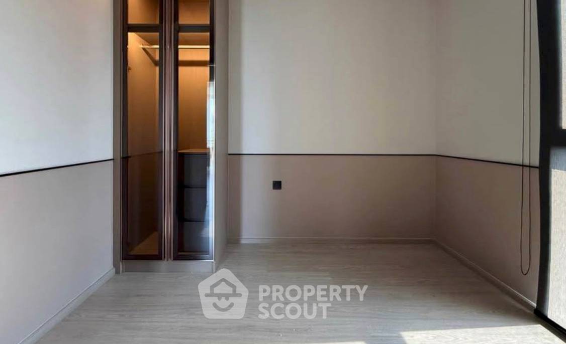 รูป คอนโด 2-ห้องนอน ที่ เดอะ รูม สุขุมวิท 38 ใกล้ BTS เอกมัย (ID 2798208) - รูปที่ 2/10