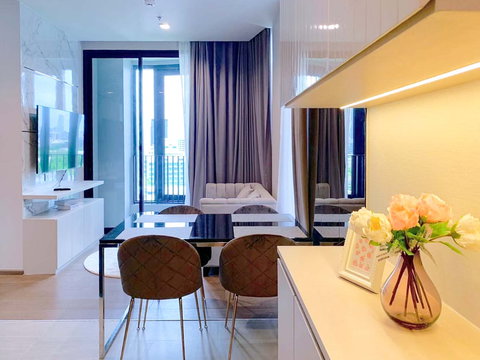 ให้เช่า คอนโด Ideo Q สุขุมวิท 36 แบบ One bed plus 1 นอน 1 น้ำ 46 ตรม เฟอร์ครบ ใกล้ BTS ทองหล่อ เอกมัย พร้อมพงษ์ พระราม 4 : KT26R-008