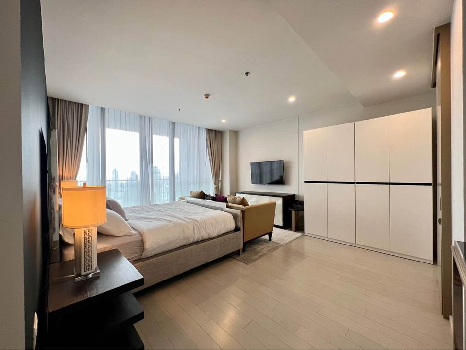 picture Noble Ploenchit luxury duplex 3 Bedroom condo for rent in Ploenchit - 9/26