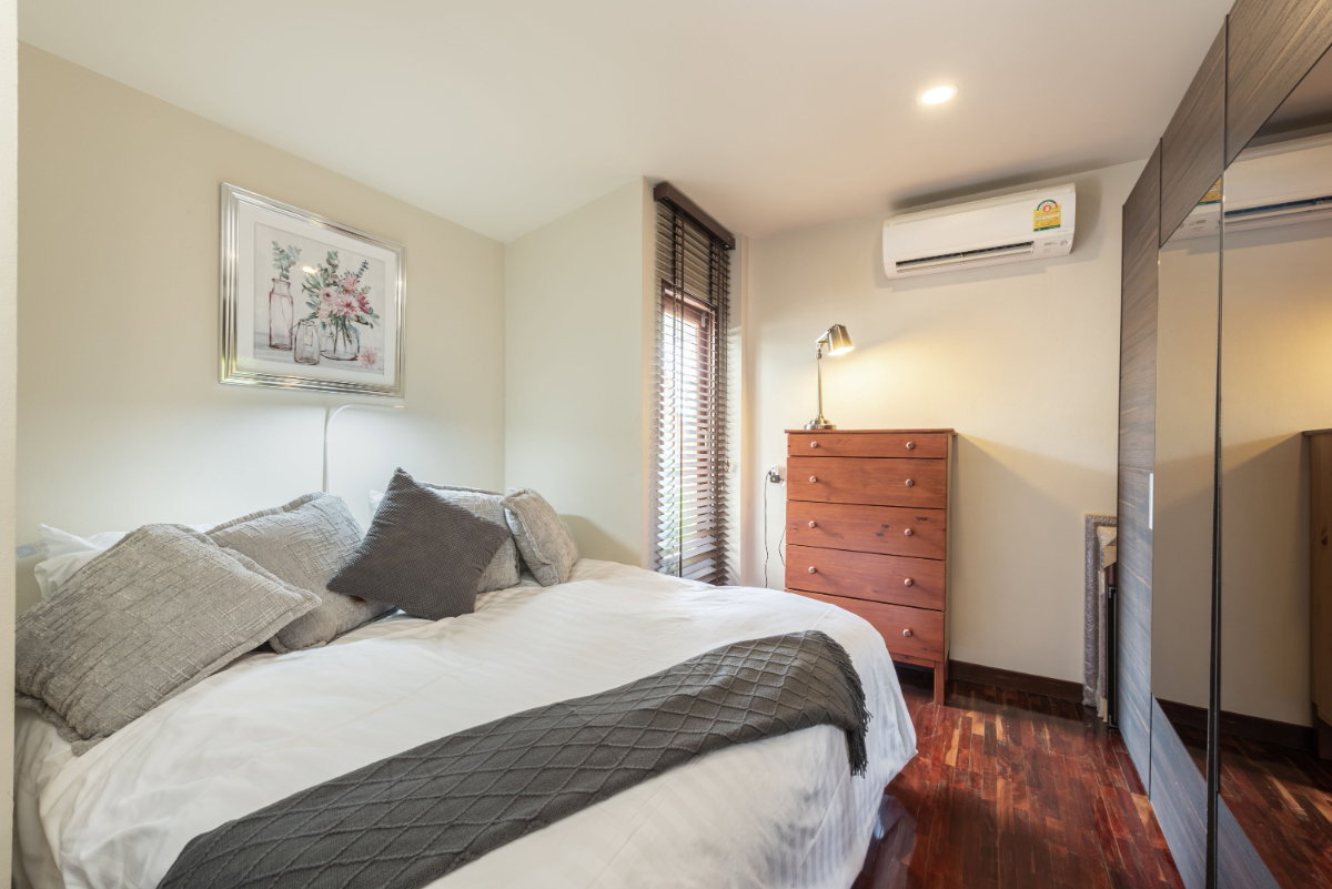 picture Corner house *** For Sale by Owner *** - 13/28