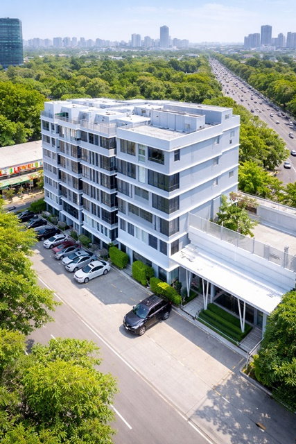 อาคารสำนักงาน 6 ชั้น 6 นอน 6 น้ำ 900 ตร.ม.อาคารพร้อมลิฟต์ ทำเลพระราม 9 ใกล้ทางด่วน ศูนย์วิจัย ใกล้ MRT วัดพระราม 9 300 ม.