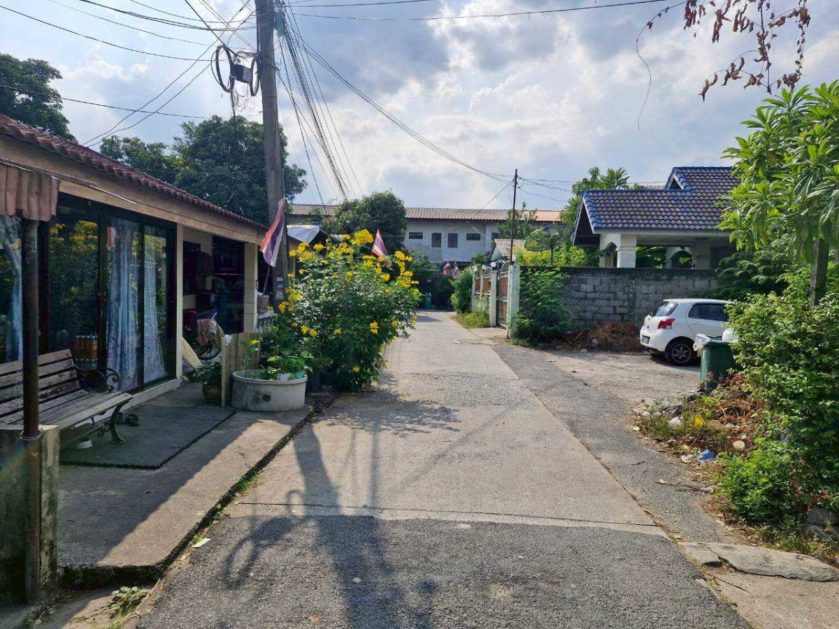 รูป ที่ดินเปล่า ทำเลดี 117 ตร.ว. รามอินทรา 27 แยก 5 เขตบางเขน  ด้านหน้าติดถนนคอนกรีต ด้านหลังติดคลอง เหมาะสร้างบ้านหรือทำออฟฟิศย่อมๆ - รูปที่ 6/17