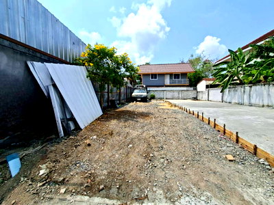 ที่ดิน สมุทรปราการ : ขายที่ดิน ขนาด 20 ตารางวา ซอยแบริ่ง 48 เหมาะสำหรับทำโกดัง และสร้างบ้าน (N.2027)