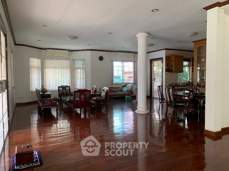 picture 5-BR House near MRT Bang Rak Noi Tha It (ID 2764856) - 2/12