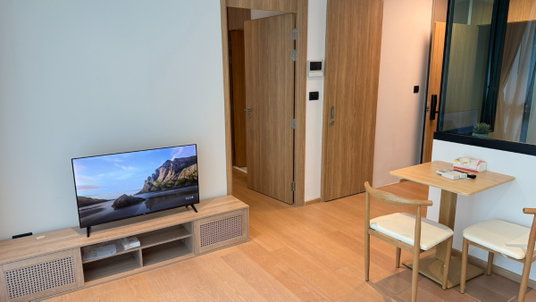 รูปภาพ ให้เช่า Chalermnit Art De Maison – คอนโด 1 ห้องนอน ขนาด 41 ตร.ม. กว้างขวาง พร้อมออนเซ็น ใกล้ BTS ทองหล่อ