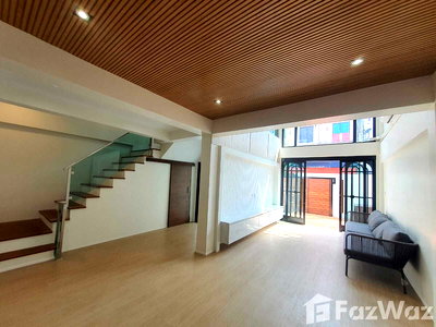 ทาวน์โฮมให้เช่า : ทาวน์เฮ้าส์ให้เช่า 3 ห้องนอน ในโครงการ เดอะบันยันวิลล่า 1888067