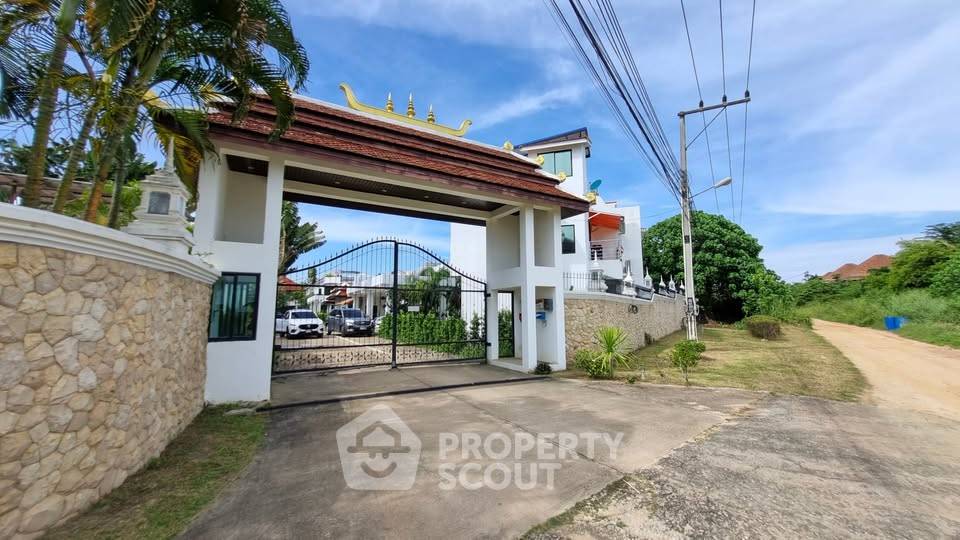 picture 2-BR Townhouse close to Pattaya (ID 2799988) - 16/16