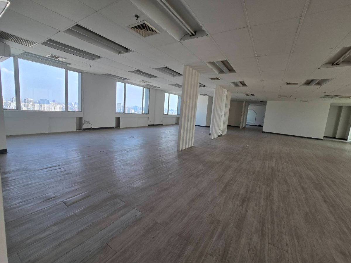 picture WS7106 🏢🔥 Large office space for rent at Forum Tower, Ratchada 🔥🏢 Near MRT, convenient transportation. Only 286,000 THB/month. - 5/11