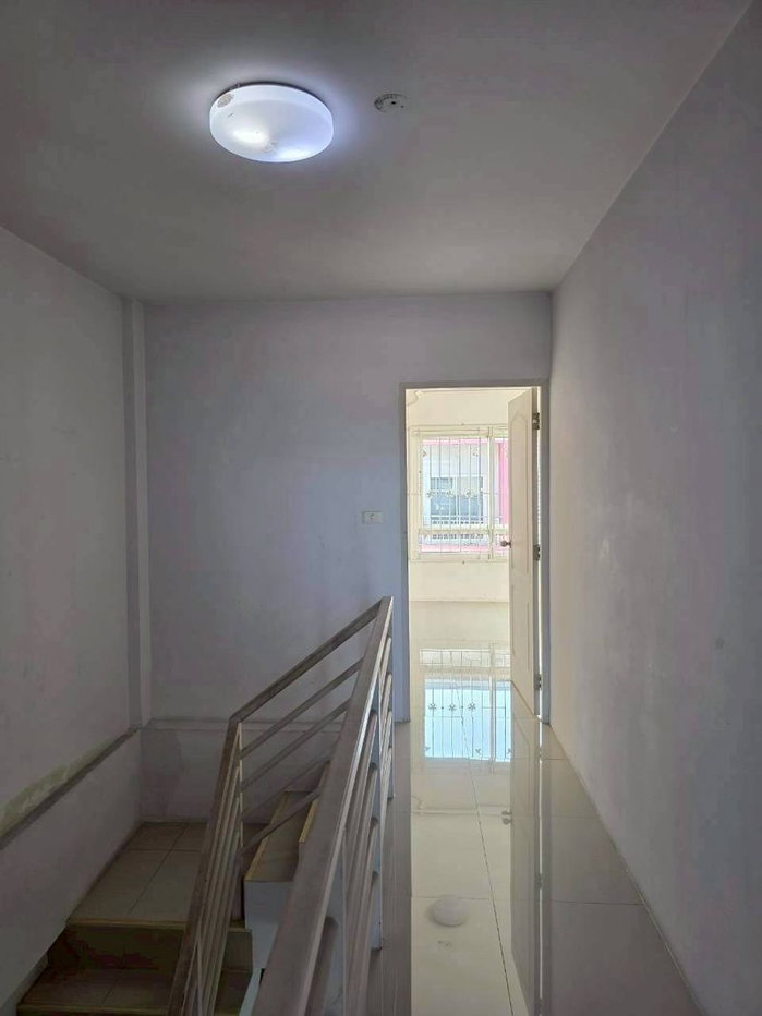 รูป ให้เช่าอาคารพาณิชย์ 3 ชั้นครึ่ง ติดถนนมอเวย์ ศรีราชา - รูปที่ 12/15