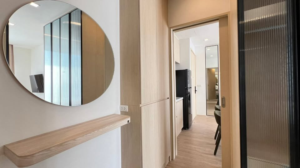 picture Spacious 1 Bedroom Noble State 39 condo for rent on a high floor - 6/15