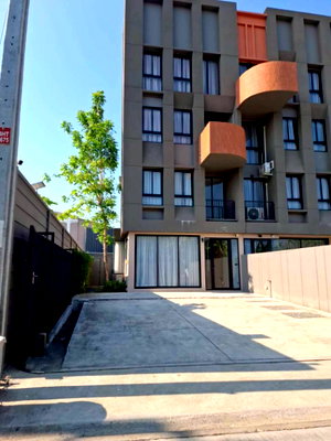 Home office for rent Chatuchak : [Home Office] 3.5 Storey, corner unit, Double Volume 6 m.📍BRITTON LAOPRAO 41 | Near MRT Phawana Station 2 km.