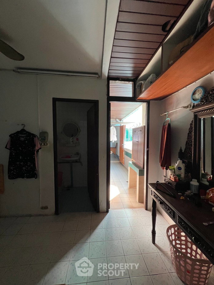 รูป คอนโด 4-ห้องนอน ที่ โอเรียลเต็ล ทาวเวอร์ คอนโดมิเนียม ใกล้ BTS เอกมัย (ID 2801443) - รูปที่ 22/30