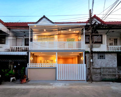 ทาวน์โฮม ม.เทคโนโลยีพระจอมเกล้าพระนครเหนือ (มจพ.) : ขายทาวน์เฮาส์ณรงค์สุขนิเวศน์ เลี่ยงเมืองนนท์ 21 ตร.ว. 5 นอน เลขที่บ้านมงคล ฟรีโอน