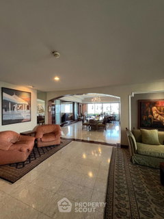 4-BR Condo at Oriental Towers Condominium near BTS Ekkamai (ID 2801443)